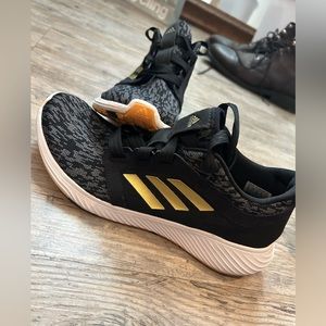 Women’s size 8 Adidas